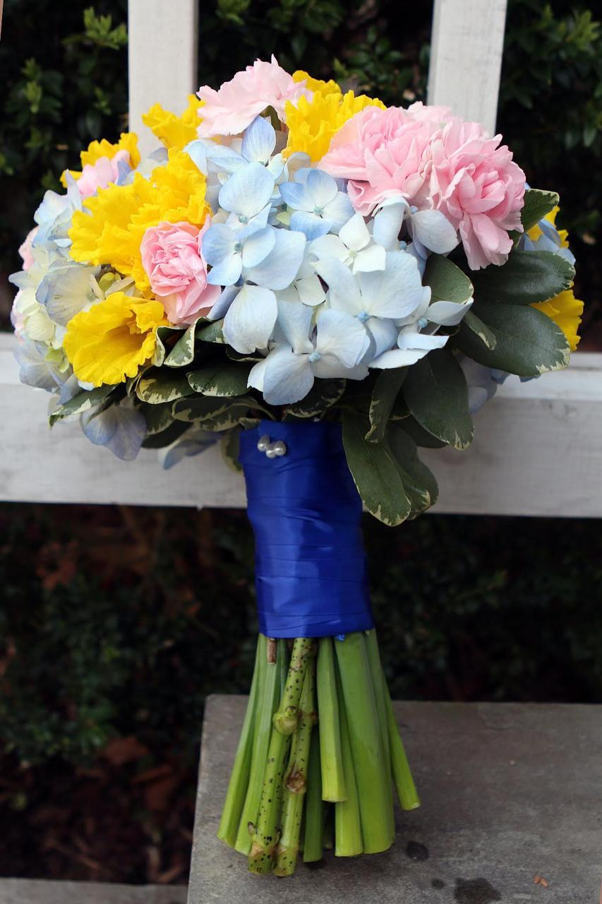 Is it cruel to mention my wedding and not post pictures of me or Teddy from that day? Too bad! This post is about hydrangeas!