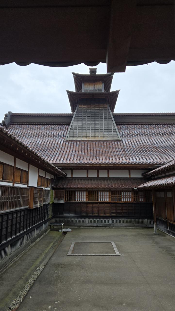 The inner courtyard, apparently mostly used for collecting rainwater. The inner courtyard, apparently mostly used for collecting rainwater.